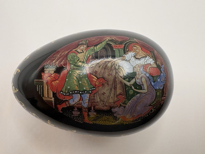 Vintage Russian ''Sleeping Beauty'' Porcelain Egg Music Box 1000A