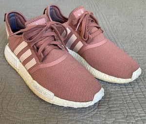 nmd r1 salmon pink