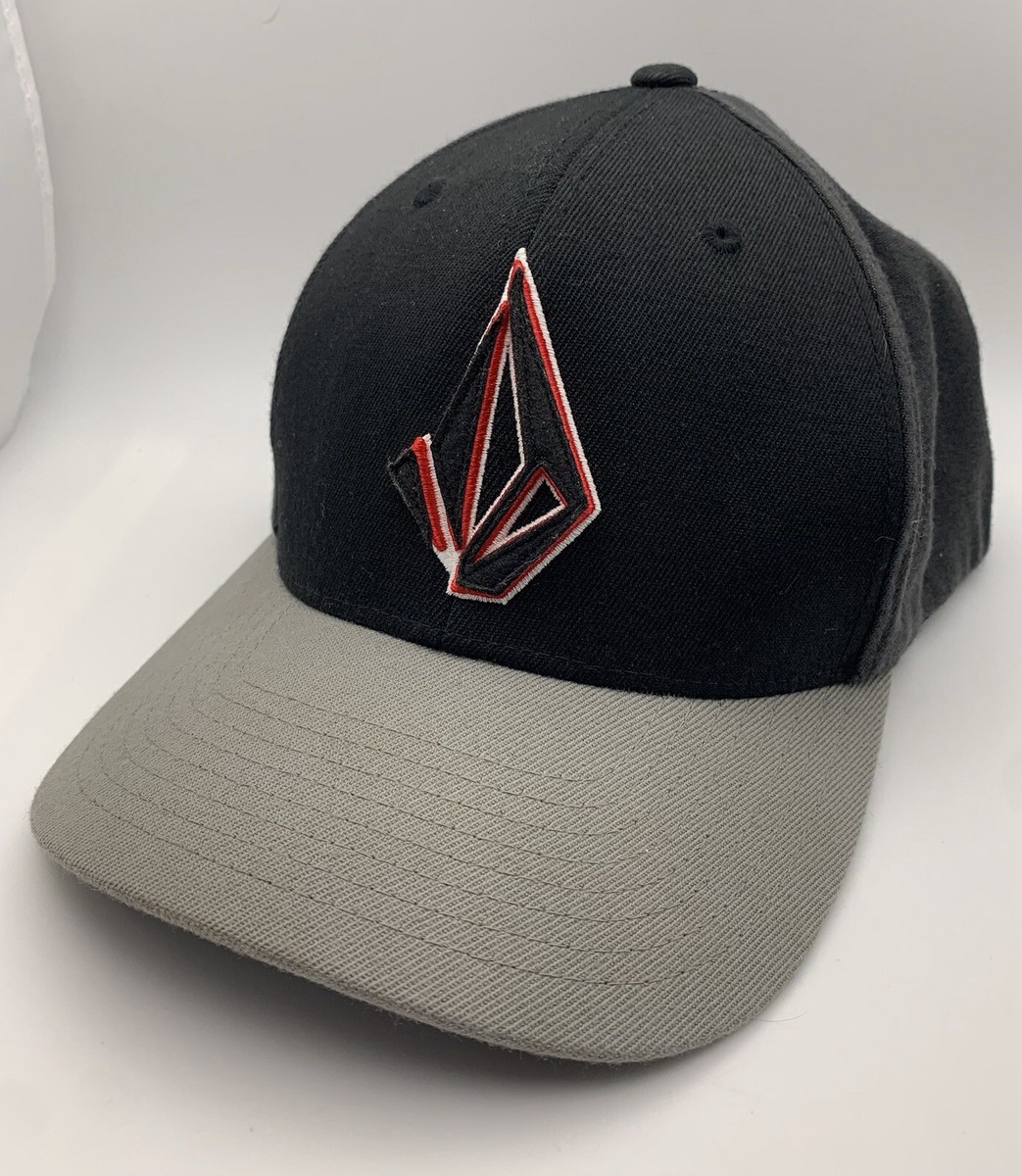 Volcom Embroidered Logo Skate Surf FlexFit Hat Black Gray Ball Cap Hat  Men's S/M