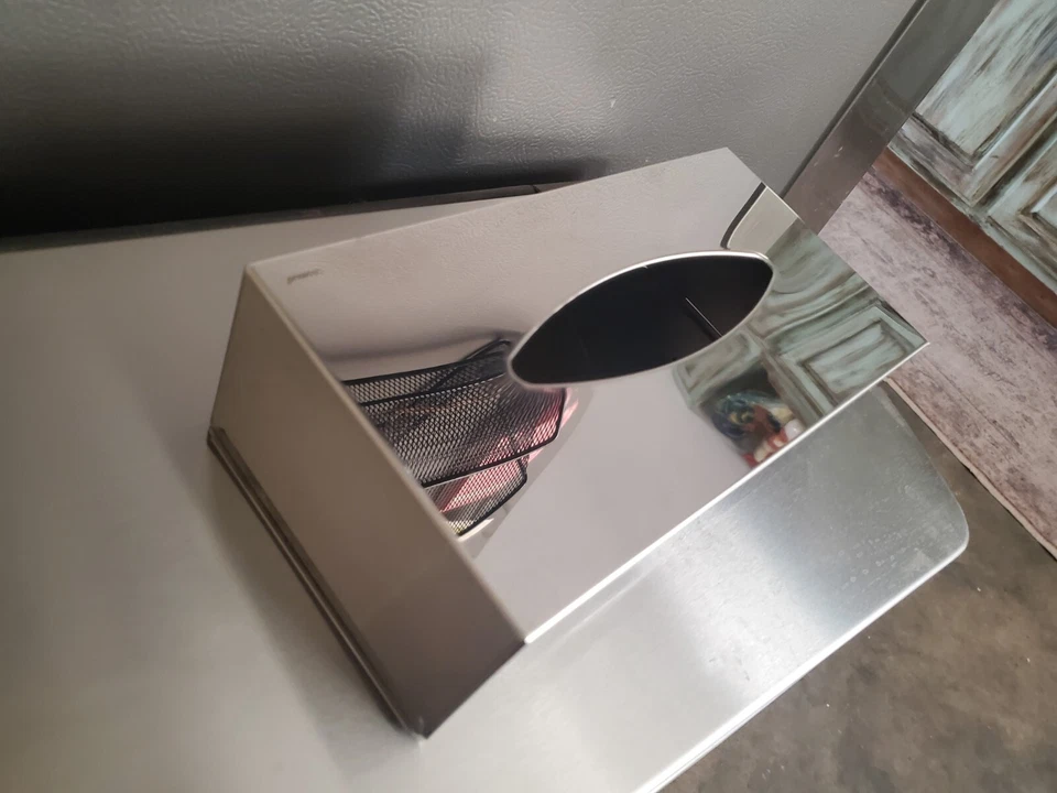 SOPORTE SERVILLETERO PAÑUELO DE ACERO INOXIDABLE BRILLANTE MODERNO BLOMUS - Hecho en Alemania Foto 3 de 4