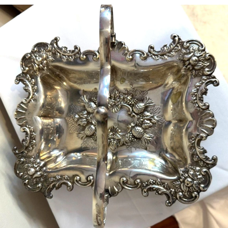 Antigua Impresionante Cesta Ornamentada Chapada en Plata Repousse Mango Superior Debe Ver Foto 3 de 4