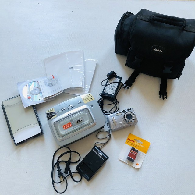KODAK EasyShare DX6440 4.0 Mega Pixels + EasyShare Printer Dock 6000 + Bag LOT | eBay