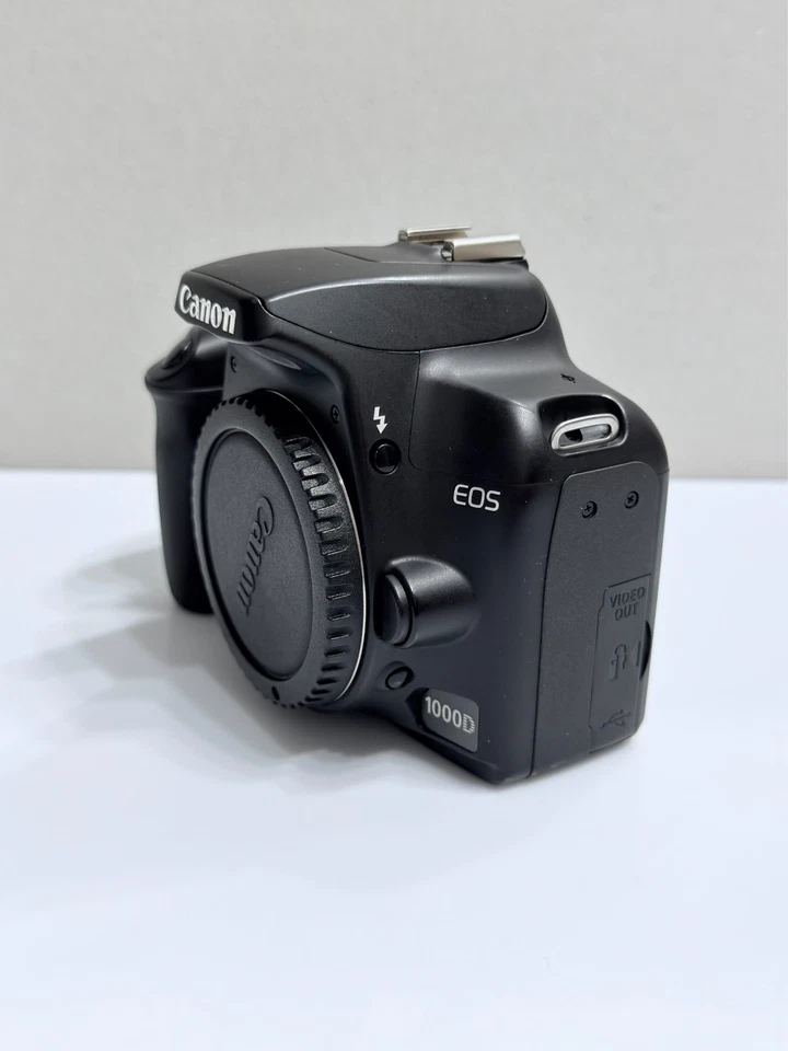 Digitalkamera Canon EOS 1000D / Digital 10.1MP Live View / nur 14657 Auslösungen - Bild 3 von 4