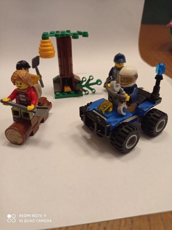 LEGO City 60171 Mountain Fugitives, foto 2 di 4
