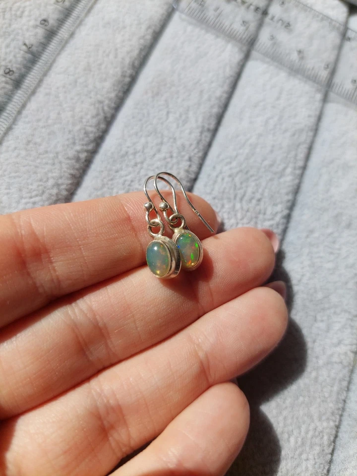 Sehr schöne kleine süße Ohringe mit echtem äthiopischen Opal in 925 Silber💛✨️ - Bild 3 von 4