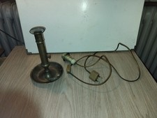 BOUGEOIR ANCIEN EN LAITON AVEC BOUTON PRESSOIR