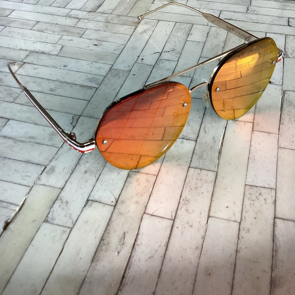 Gafas de sol unisex a rayas plateadas reflectantes Thom Browne New York Foto 4 de 4