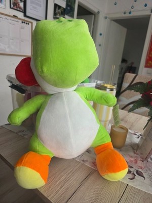 Eine Menge Super Mario Stofftiere