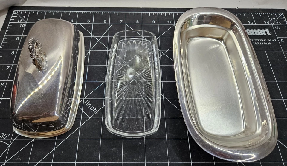 Plato de mantequilla vintage plateado con inserto de vidrio Foto 2 de 3