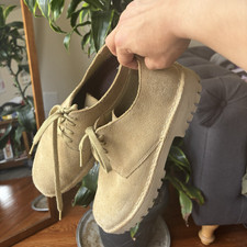 Clarks Men s Beige Suede Lace-Up Oxford Shoes...