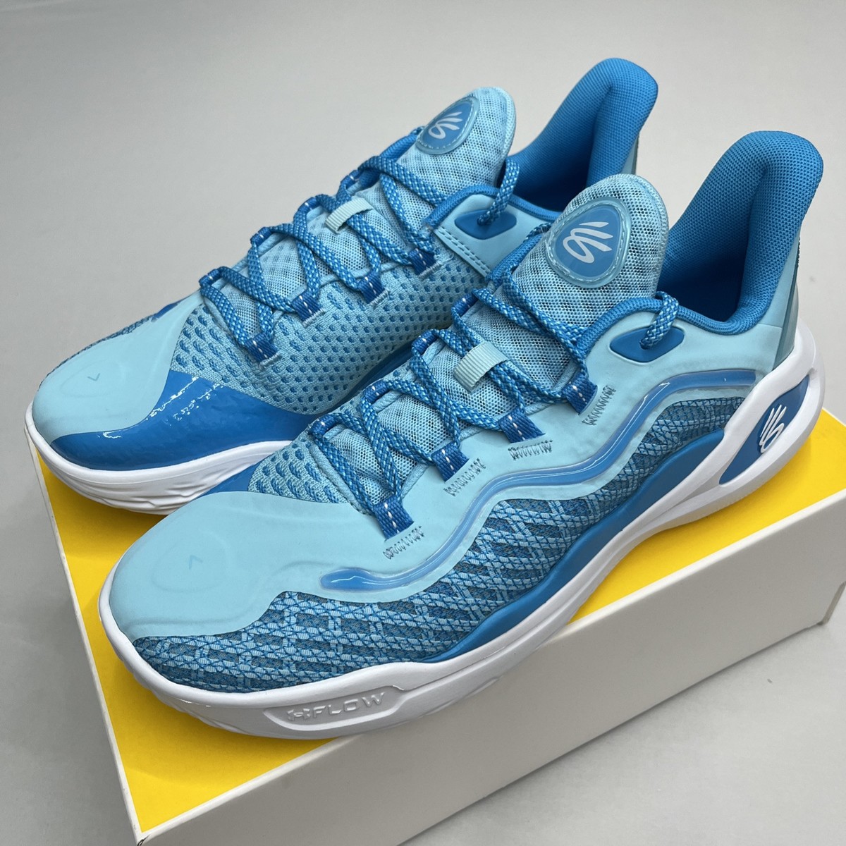★送料無料★CURRY 11 バスケットボールシューズ 3027725-400 s-l1200.jpg