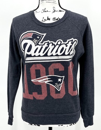 NFL Team Apparel Women's Size Small Sweatshirt New England Patriots 1960 Gray