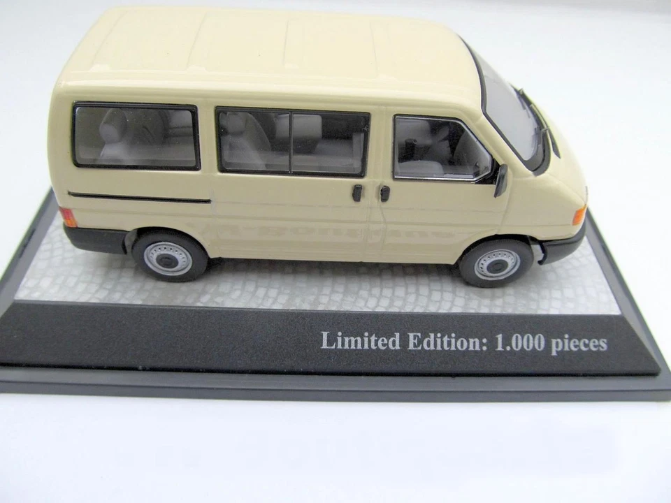 Volkswagen VW T4 Modello Auto In Avorio 1:43 Premium Classixxs 13250 - Immagine 3 di 3