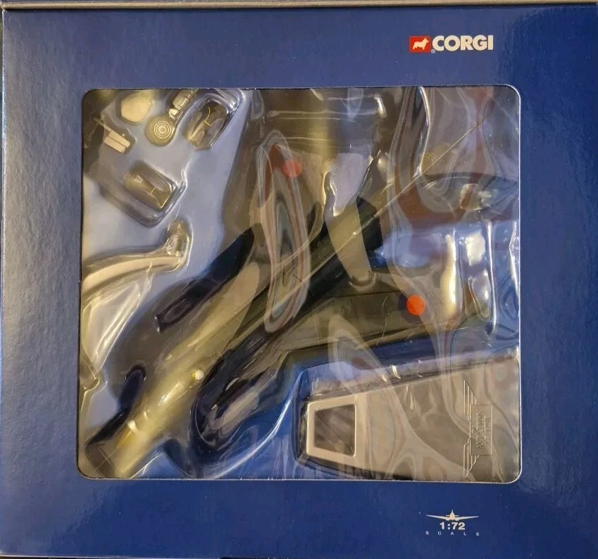 Corgi Aviation English Electric Lightning F.MkII No.19 Sqd RAF 1973 AA32302 1:72 - Image 2 of 4