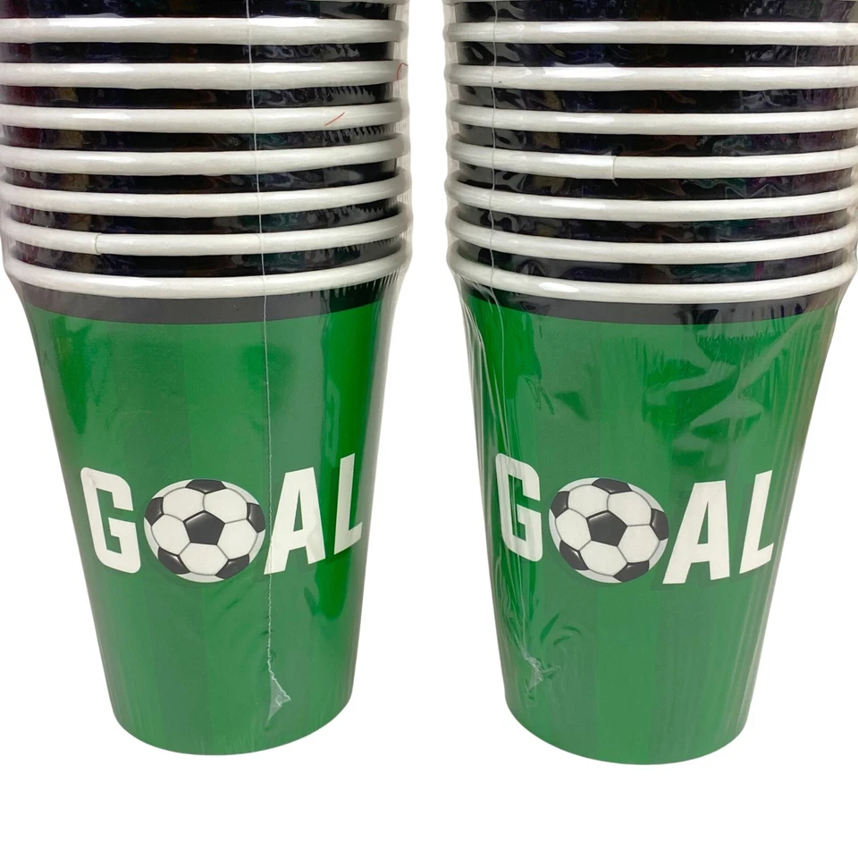 Vajilla desechable para fiesta de fútbol 80 piezas platos pequeños y tazas frías calientes Foto 2 de 4