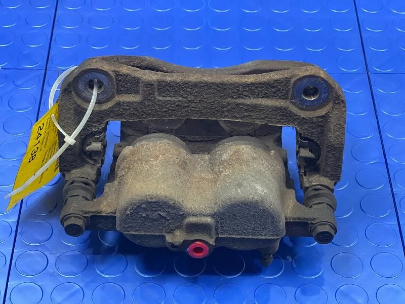 Conjunto de pinça de freio dianteiro 11-20 Toyota Sienna lado esquerdo do motorista fabricante de equipamento original 477500E031 - Imagem 2 de 3