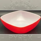 Pyrex 525 Red Ovenware Hostess Serving Bowl 1949-59 Sunshine Backstamp USA 2.5qt