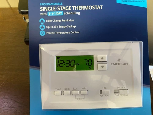 EMERSON SINGLE STAGE THERMOSTAT MODEL P210 NEW OPEN BOX