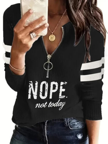 T-shirt donna "Nope Not Today" stampa righe e lettere scollo a V con zip - casual - Foto 2 di 6