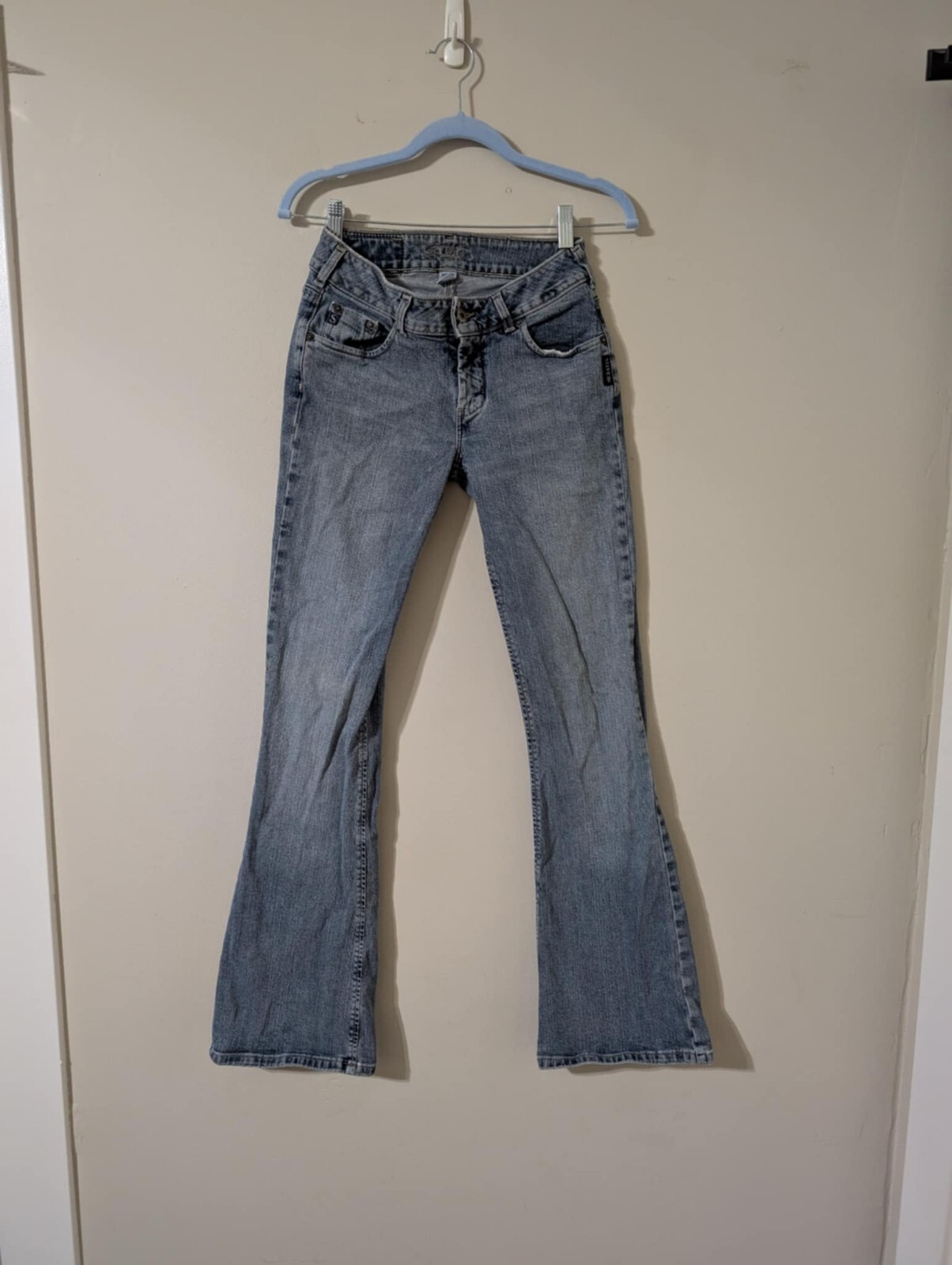 Silver Jeans Women's Flared Low Rise Blue Denim Jeans Size 27