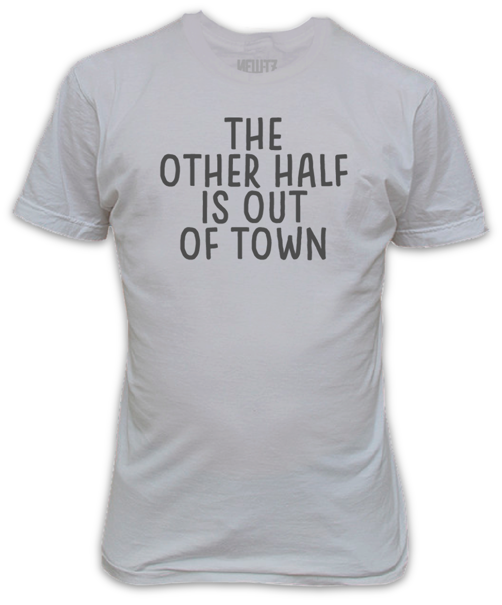 L'altra metà è fuori città facciamo festa notte divertente la nostra maglietta