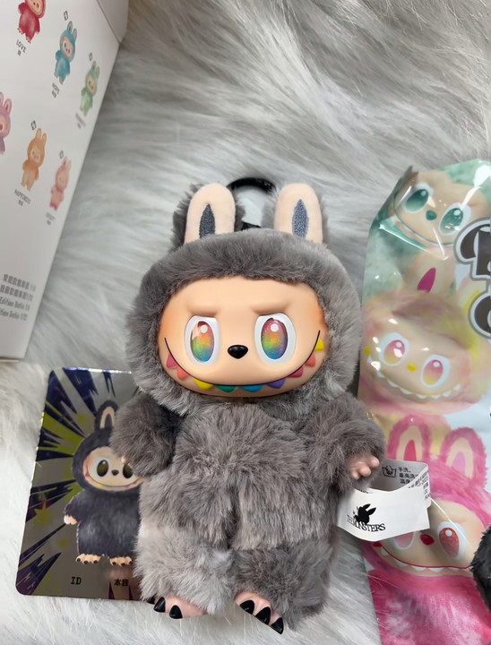 ぬいぐるみ Big into Energy Blind Box Amazon.com: POP MART The Monsters Big into Energy Series