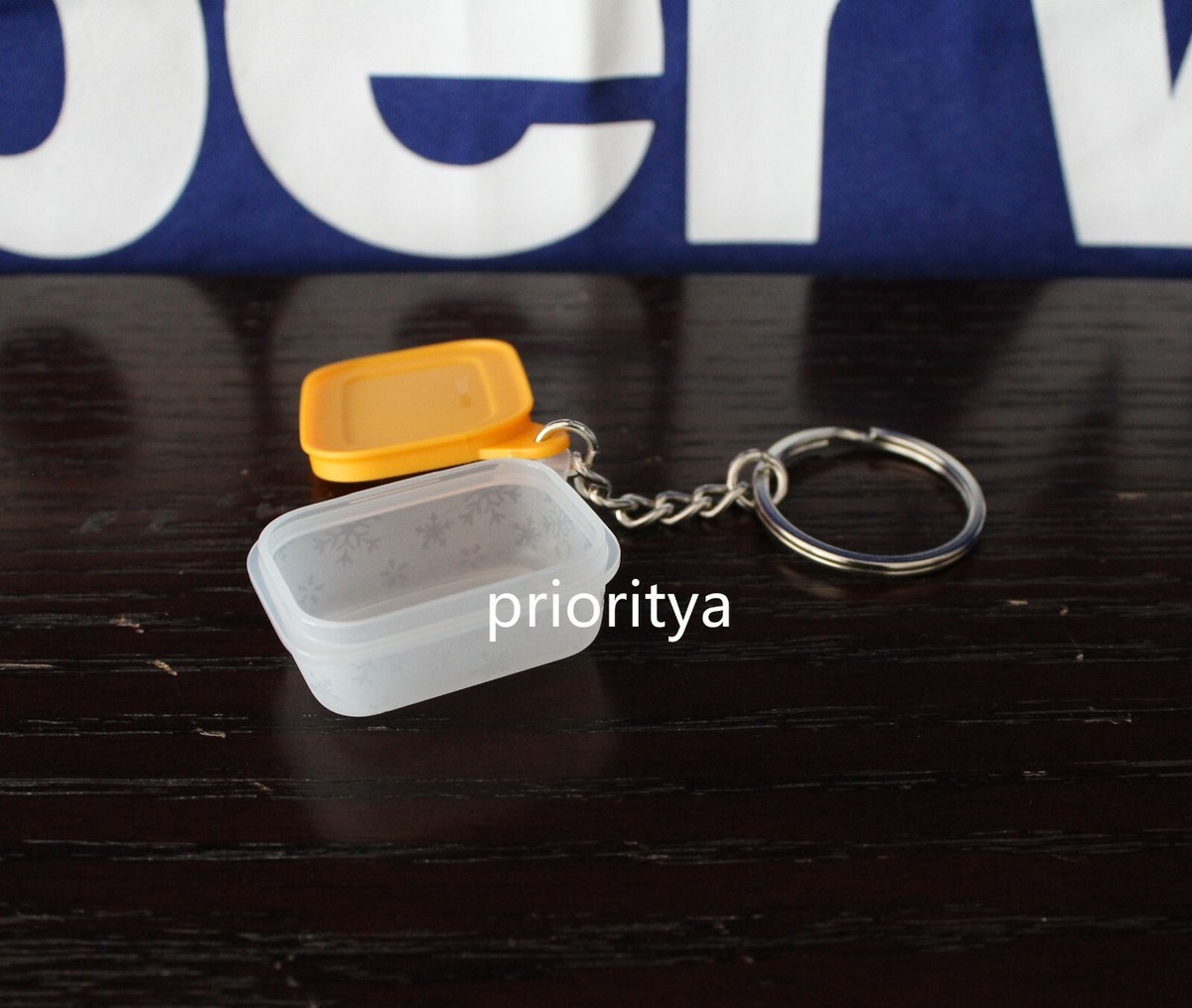 Tupperware KEYCHAIN Onion Heart Freezer Mates Signature Line