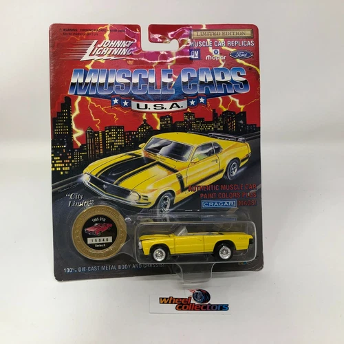 Johnny Lightning Muscle Cars USA Yellow 1965 GTO Convertible Series 8 MOC