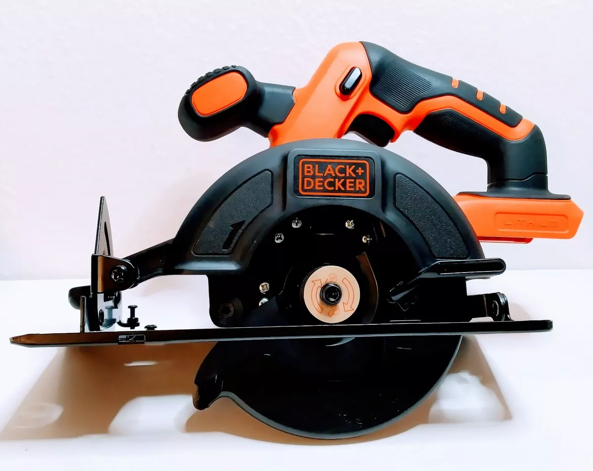 Black + Decker BDCCS20 20 Volt Max 5-1/2 Cordless Circular Saw Tool Only