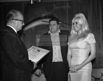 JAYNE MANSFIELD HONORARY CONCH CERTIFICATE KEY WEST 1966 11X14 PHOTO