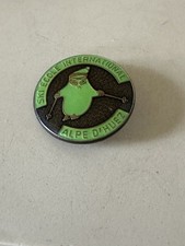 Vintage Ski Ecole International Alpe D’huez Badge