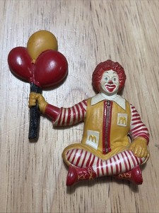 Ronald McDonald 1997 Holding Balloons McDonalds Corp. Promo Refrigerator Magnet
