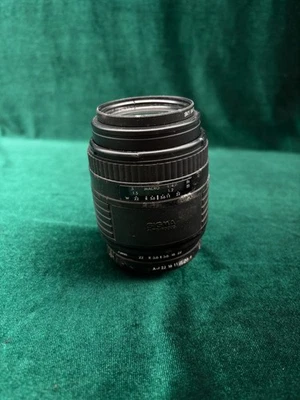 Zoom Sigma UC vintage 70-210 mm f/4-5,6 pour pièces téléobjectif - Photo 1/4