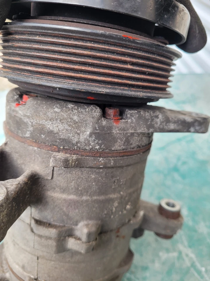 Compresor de aire acondicionado Jeep Grand Cherokee 2005-2007 4,7 L Foto 4 de 4