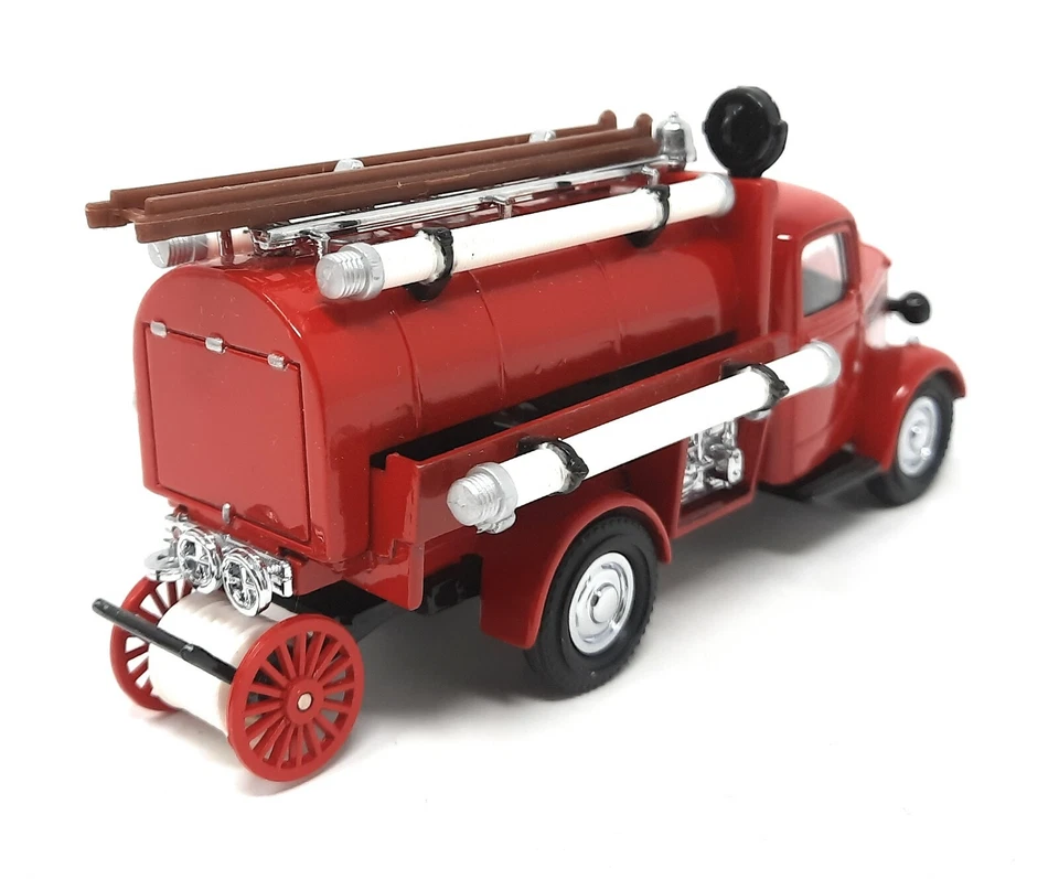 Matchbox YFE04 1939 Bedford Water Tanker Fire red 1:46 Models of Yesteryear MoY - Image 2 of 2