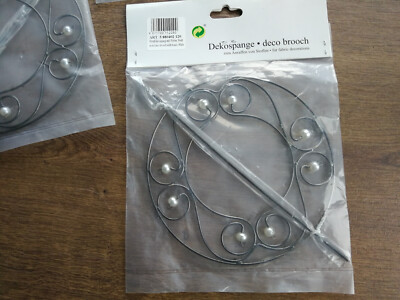 Metal decorative clasp for curtain or fabric with 8 white beads