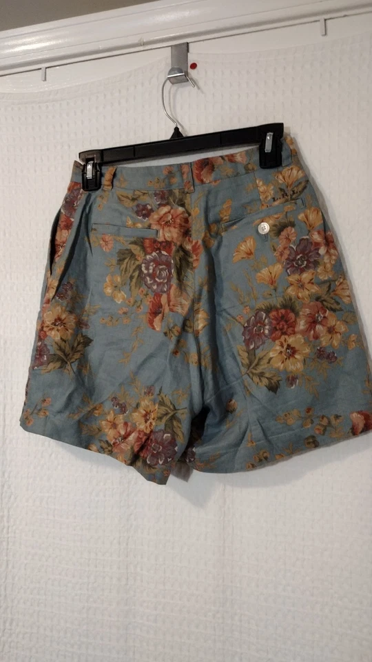 Vintage 90's Ralph Lauren Country Blue Sky Floral High Waist Pleat Shorts 4P - Image 3 of 4