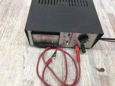 Micronta Variable DC Power Supply 0-25V w/ Meter Radio Shack