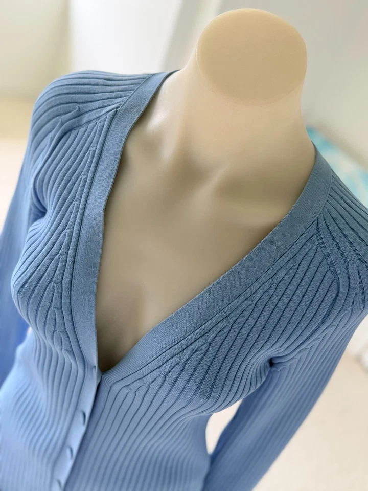 Cárdigan ajustado acanalado azul Gucci para mujer cuello en V abotonado - muy buena talla S Foto 3 de 4