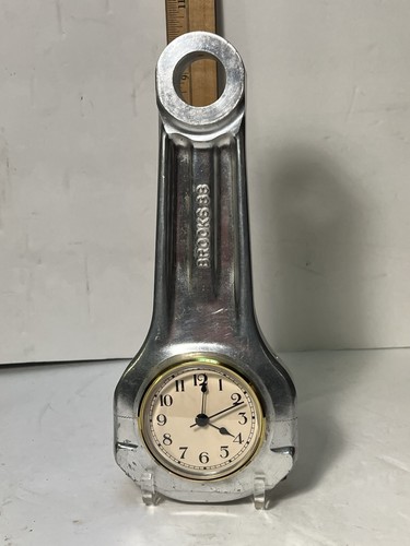 Hot Rod connecting rod clock