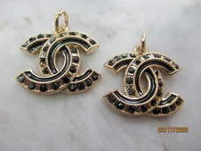 CHANEL  2 ZIP PULL GOLD TONE / BLACK CHARMS 22MM  METAL SO PRETTY
