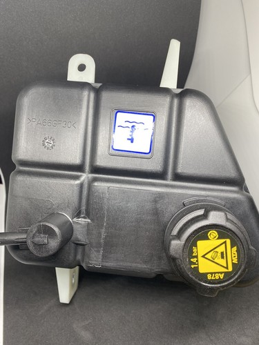 Genuine Maserati Ghibli Levante Qporte Expansion tank - 670004150 - Picture 3 of 4