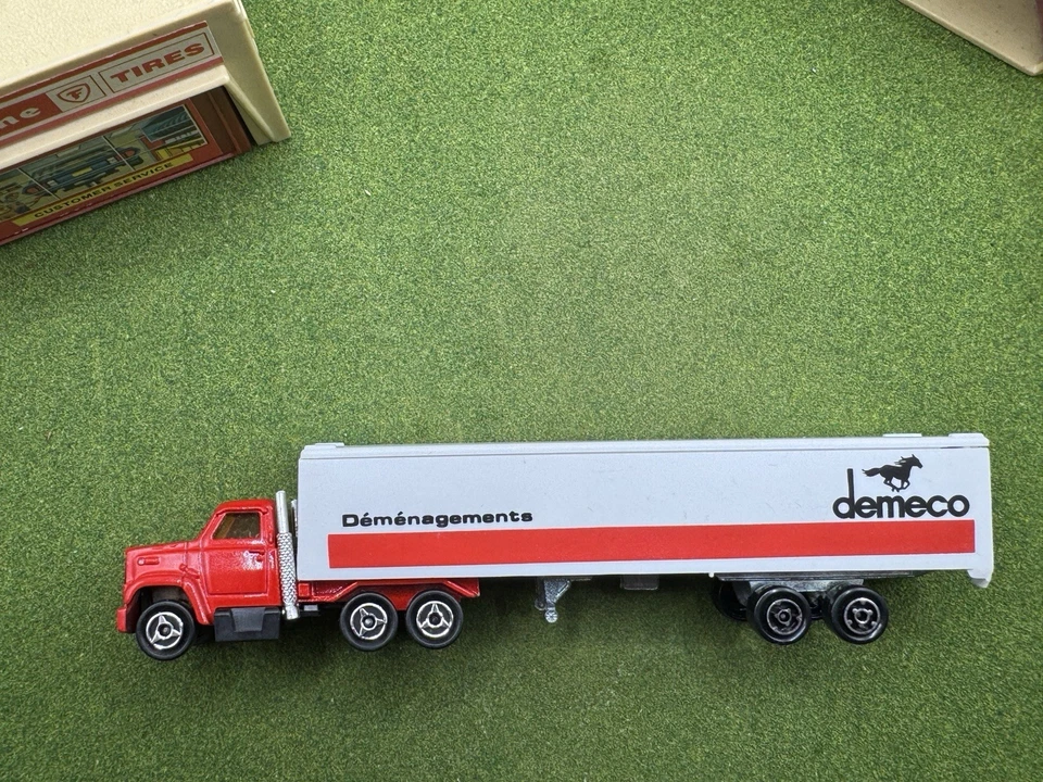 Majorette 300 Serie Semi Conteneur Demeco Demenagements Tractor Trailer No. 361 - Image 2 of 4