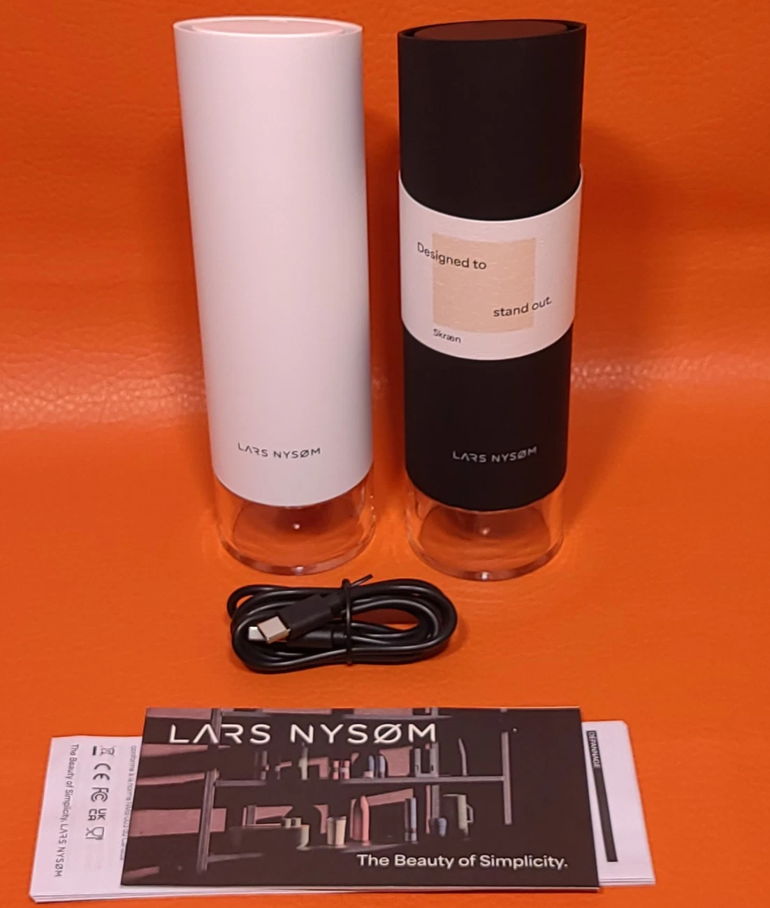 LARS NYSOM Salt And Pepper Grinder Set Electric Automatic Adjustable Black White
Opens in a new wind
