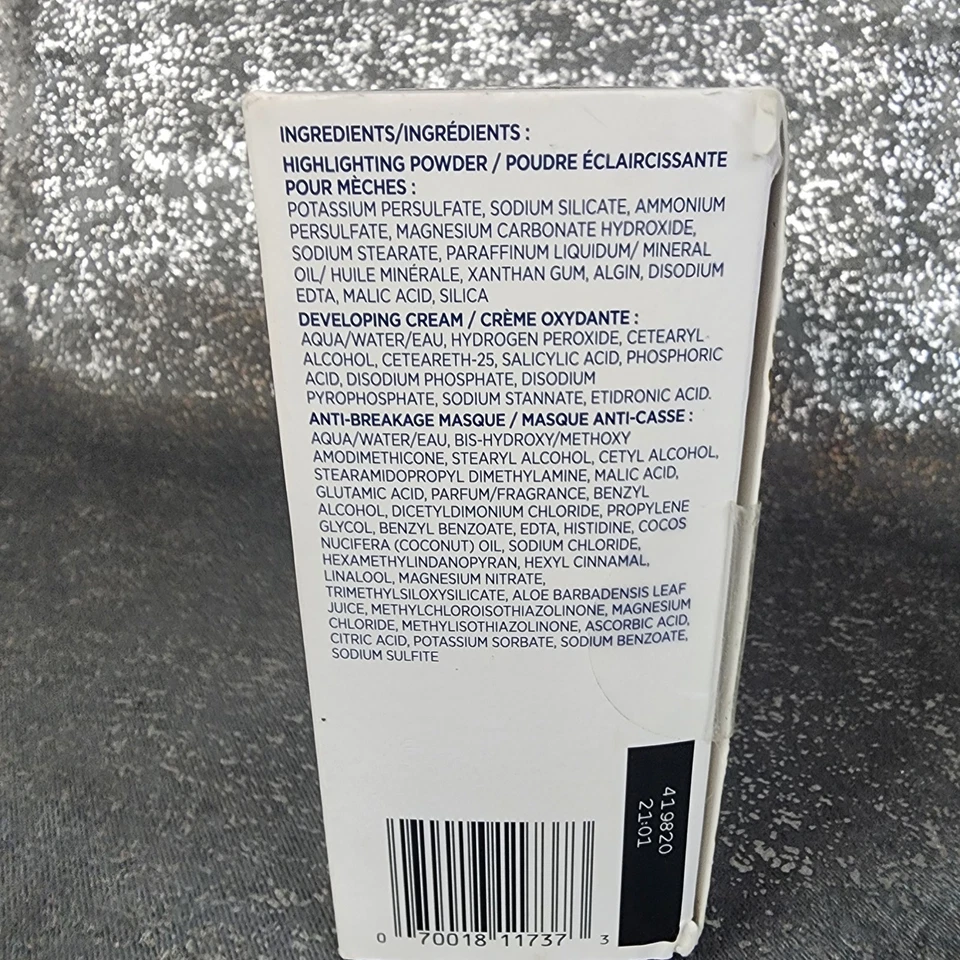 Clairol FROST & TIP RUBIO Kit de resaltado Rubio claro a marrón medio Foto 3 de 3