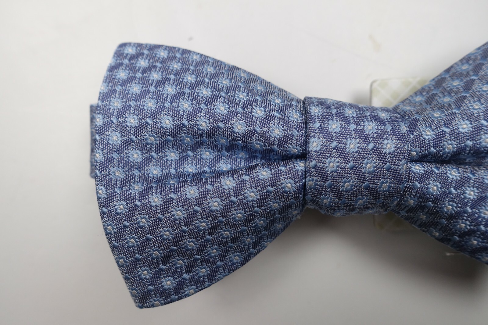 RYAN SEACREST DISTINCTION Sintra Neat Light Blue Geometric Bow Tie NEW