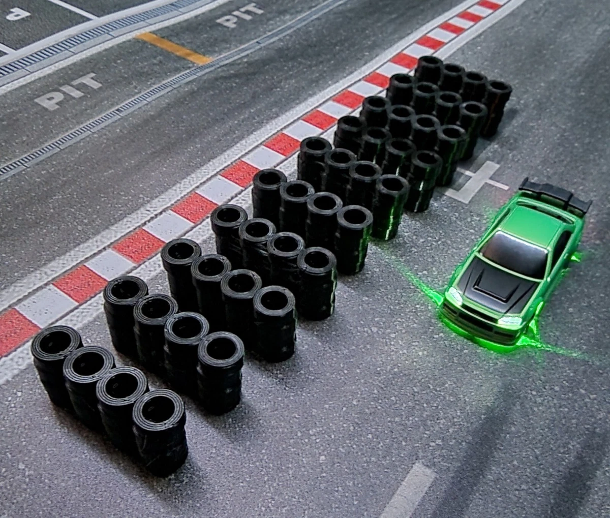Reifenstapel Schwarz Streckenbegrenzung 1:76 10er Set für Turbo Racing