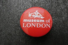 Museum Of London Pin Badge Button (L4B)