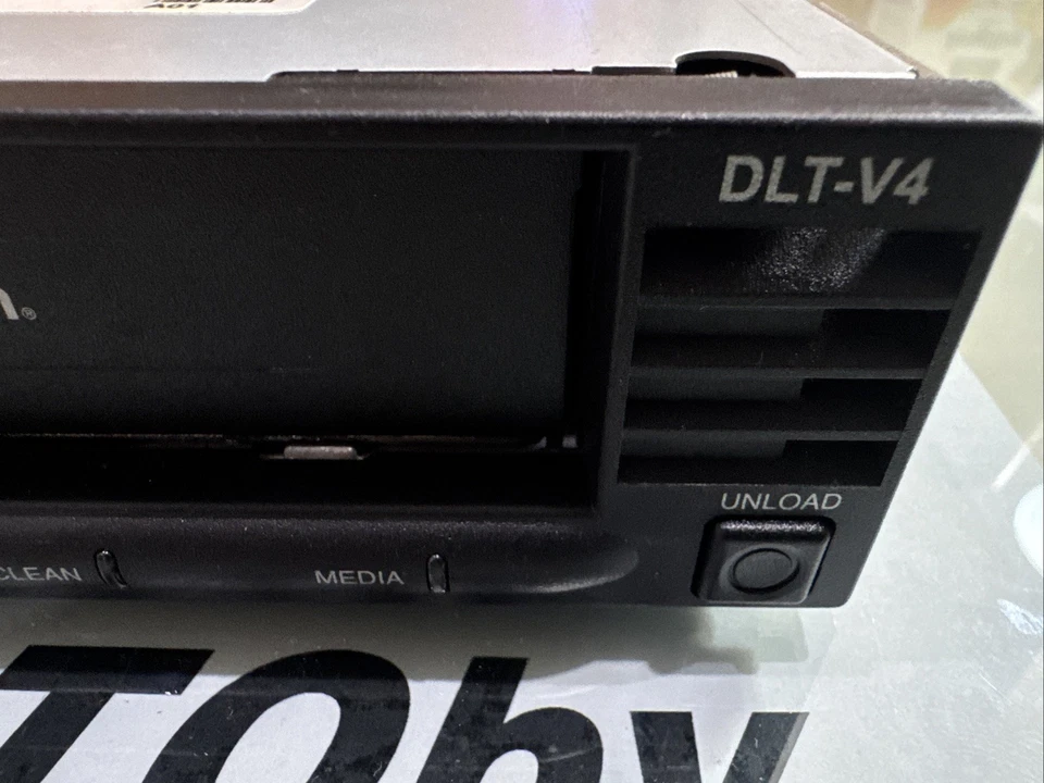 Quantum DLT-V4 Tape Drive - Image 2 of 4