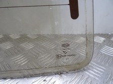 Lunette arrière Nissan VANETTE